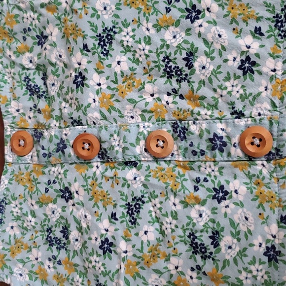 Merchandise - Picture 2 of 4